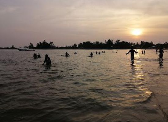 nigeria/lagos/attraction/tarkwa-bay-beach