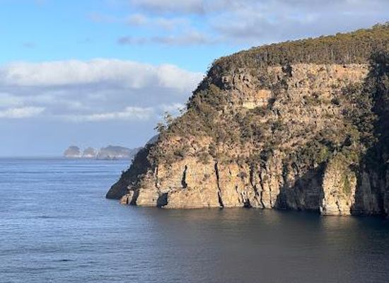 australia/tasman-peninsula/attraction/waterfall-bay-track-trail-head