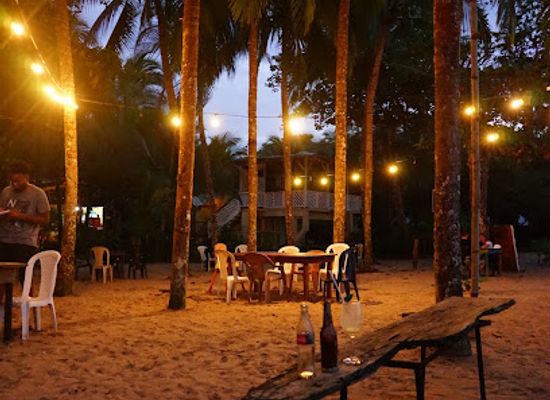 costa-rica/limon/attraction/playa-punta-uva-arrecife