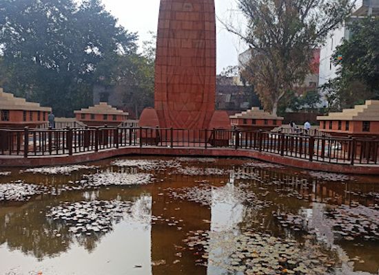 india/amritsar/jallianwala-bagh/attraction/martyrs-obelisk