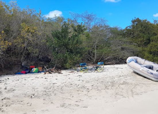 antigua-and-barbuda/dickenson-bay/attraction/twenty-twenty-beach