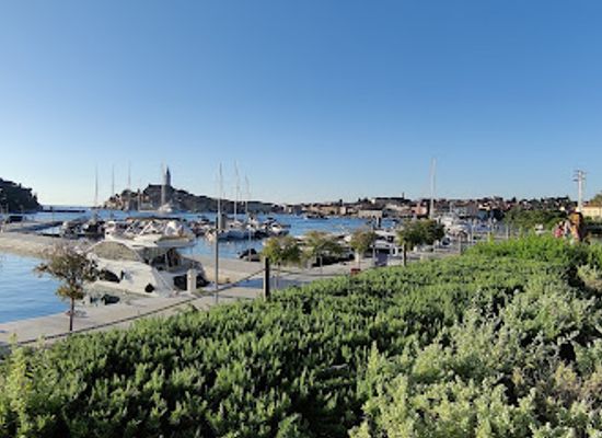 croatia/rovinj/attraction/lungomare-plaza