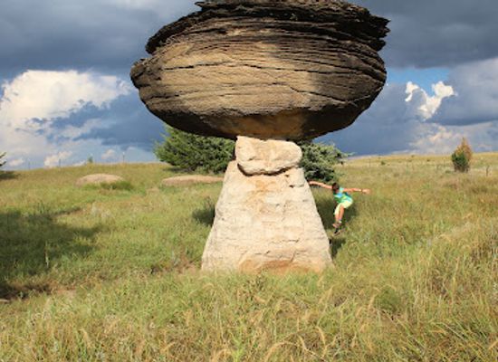 kansas/marais-des-cygnes/attraction/mushroom-rock-state-park