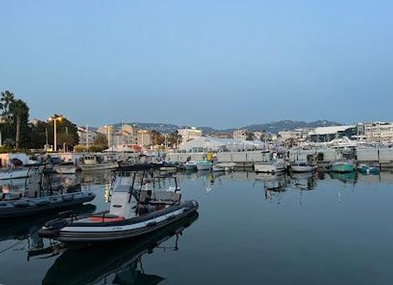 france/provence/attraction/port-de-cannes-service-trade
