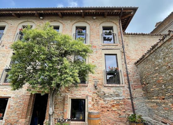 italy/langhe/attraction/castello-di-neive-visite-degustazioni-e-acquisti-enoteca-la-casetta-del-castello