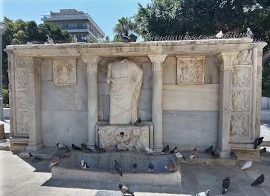greece/heraklion/attraction/bembo-fountain