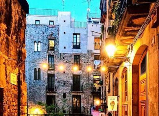 spain/barcelona/attraction/placa-dels-traginers