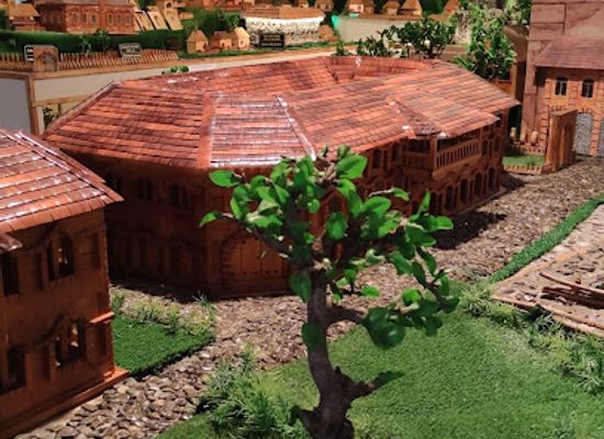 azerbaijan/shaki/attraction/yurd-yaddashi-miniature-museum
