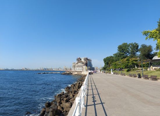 romania/constanta/attraction/mihai-eminescu-s-statue