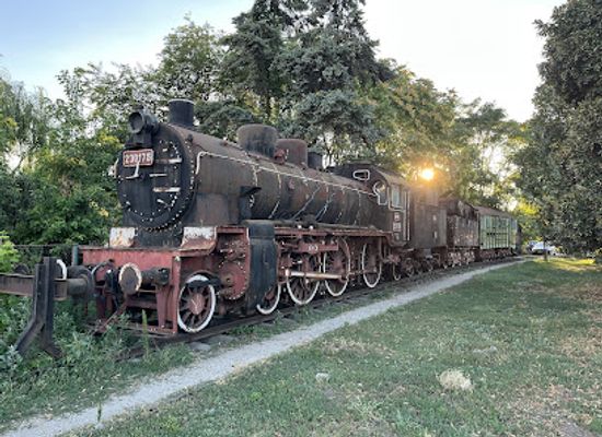 romania/dolj/attraction/monumentul-locomotivei-cu-aburi-230175