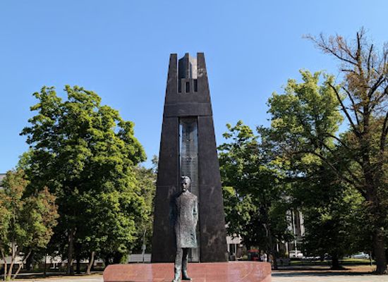 lithuania/vilnius-region/attraction/vincas-kudirka-square