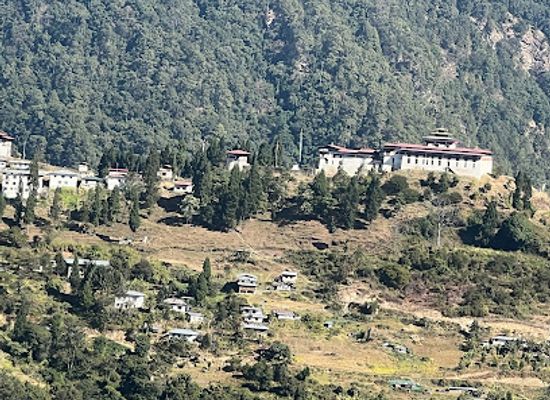 bhutan/dagana/attraction/do-namkhai-kaw