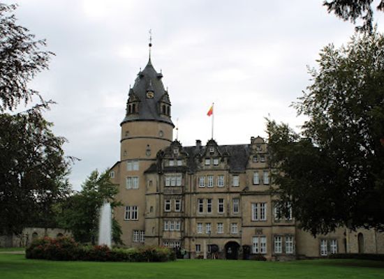 germany/teutoburg-forest/attraction/fontanenbrunnen-im-schlosspark