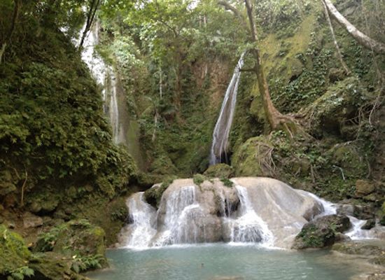 philippines/bicol-region/attraction/nalalata-falls