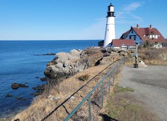maine/biddeford/attraction/portland-head-light
