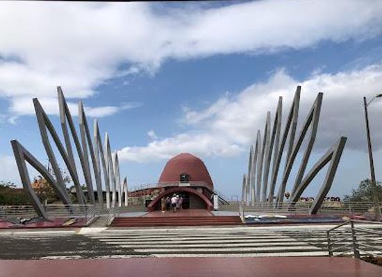 ecuador/manta/attraction/civic-center-ciudad-alfaro
