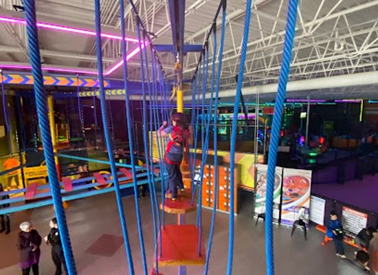 illinois/berwyn/attraction/urban-air-trampoline-and-adventure-park