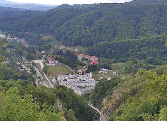 romania/valcea/attraction/arnota-monastery