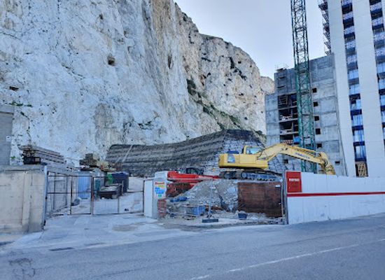 gibraltar/rosia-bay/attraction/hollow-rock