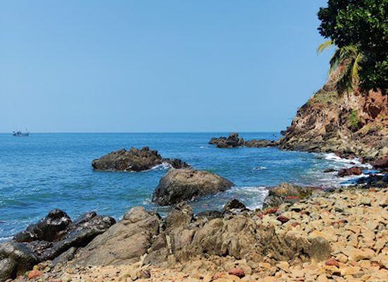 india/goa-beaches/attraction/pebbles-beach