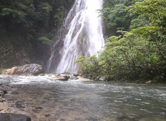 solomon-islands/auki/attraction/tataabau-waterfall
