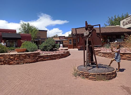 arizona/red-rock-country/attraction/red-rocks-and-the-cowboy-artist