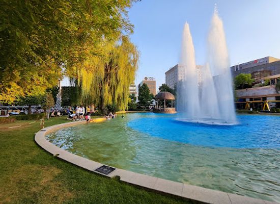 romania/iasi-surroundings/attraction/fantana-arteziana-din-palas-mall