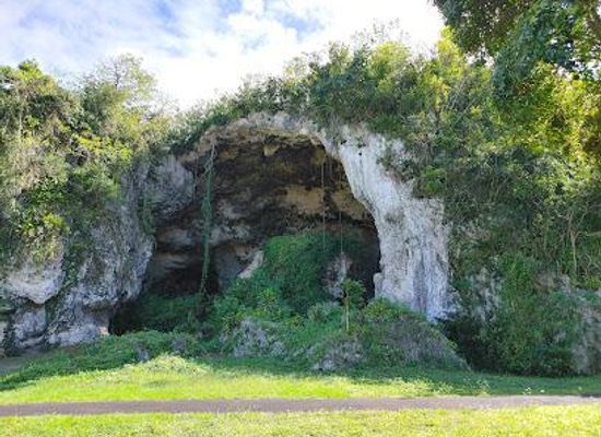 puerto-rico/luquillo/attraction/parque-historico-cueva-maria-de-la-cruz