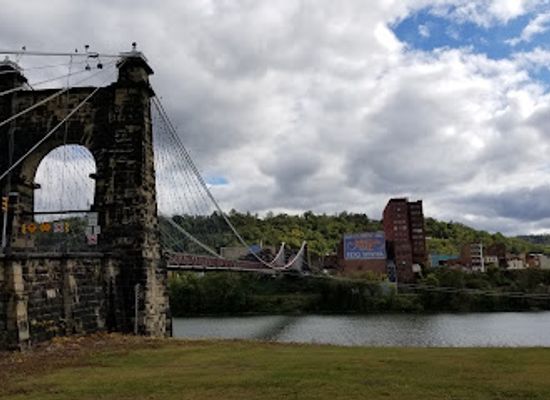 west-virginia/wheeling/attraction/wheeling-suspension-bridge