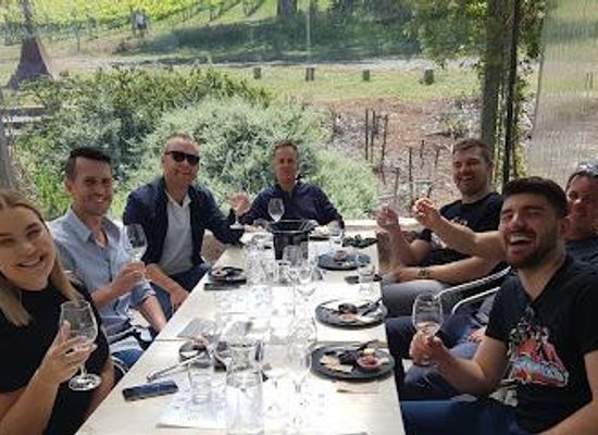 australia/canberra/attraction/dave-s-tours-canberra