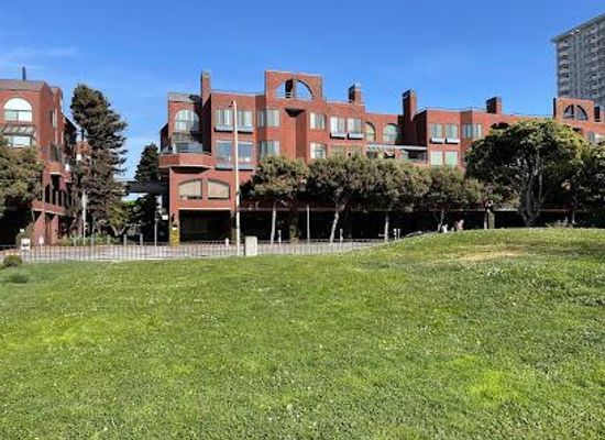 california/oakland/attraction/sydney-g-walton-square