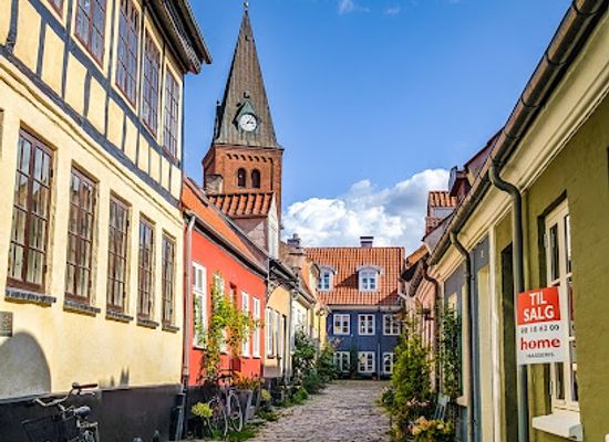 denmark/aalborg/attraction/hjelmerstald
