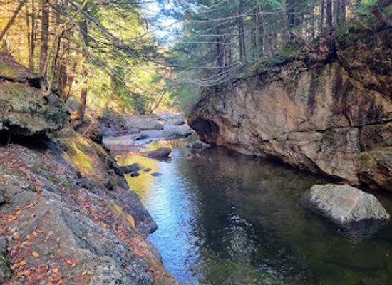 new-hampshire/lakes-region/attraction/sculptured-rocks-natural-area