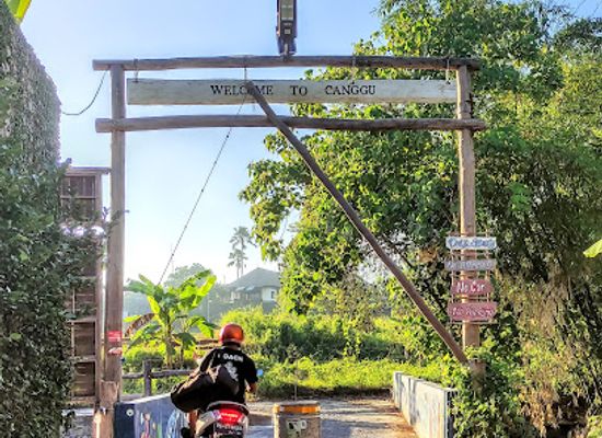 indonesia/bali/canggu/attraction/motorcycle-shortcut-batu-mejan-pererenan
