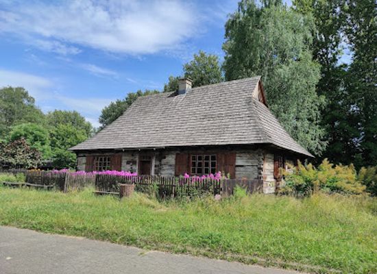 poland/silesia/attraction/medieval-village