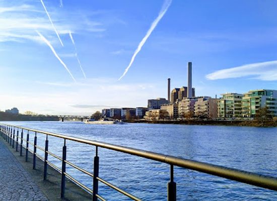 germany/frankfurt/sachsenhausen/attraction/theodor-stern-kai