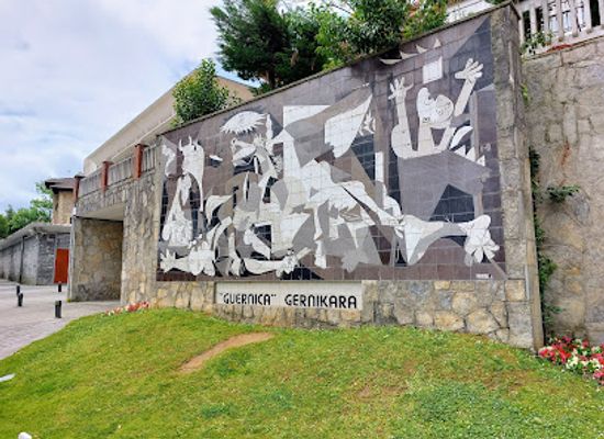 spain/basque-country/attraction/picassoren-guernica-horma-irudia