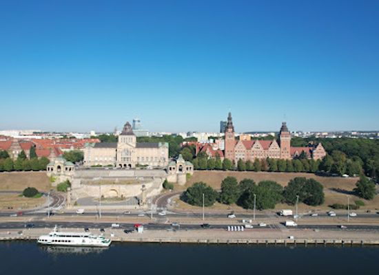 poland/szczecin-lagoon/attraction/szczecin-harbour