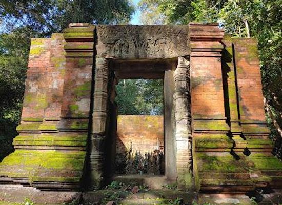 cambodia/siem-reap/attraction/prasat-rorng-ramong