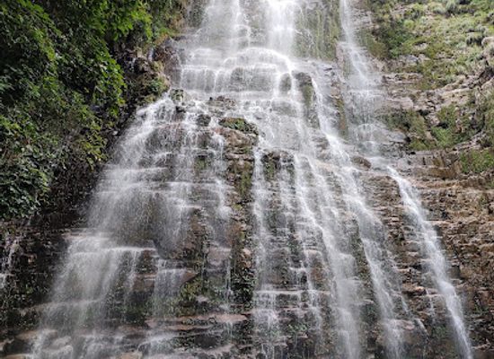 india/shillong/attraction/mawlynrei-falls