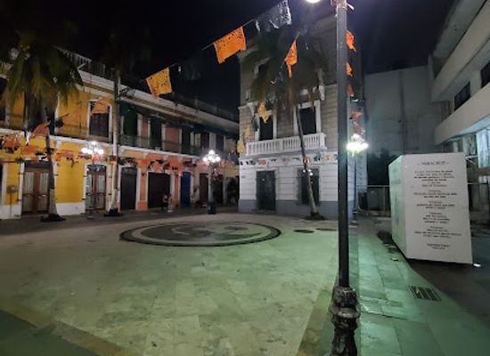 mexico/veracruz/centro-historico/attraction/homenaje-al-musico-veracruzano