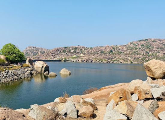 india/hampi/attraction/sanapur-lake