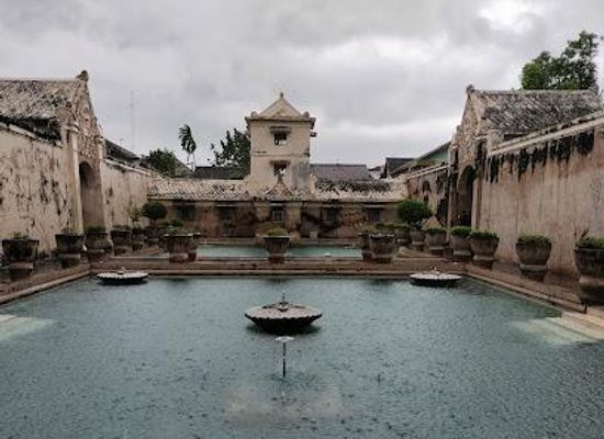 indonesia/yogyakarta/attraction/taman-sari