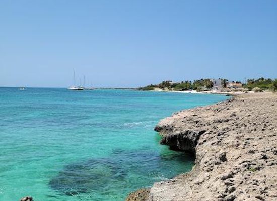 aruba/tanki-leendert/attraction/tres-trapi-beach