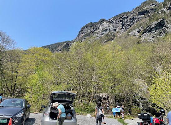 vermont/lamoille-county/attraction/top-of-the-notch-boulder