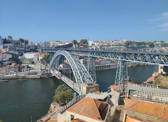 portugal/guimaraes/attraction/luis-i-bridge