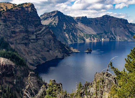 oregon/crater-lake-national-park/attraction/phantom-ship-overlook