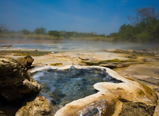 uganda/western-region/attraction/the-male-hot-spring