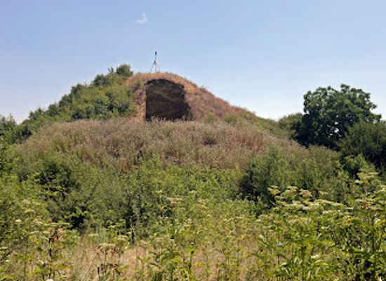 bulgaria/upper-thracian-plain/attraction/thracian-tomb-of-sveshtari-unesco-world-heritage-site