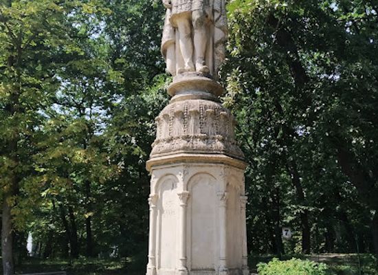 hungary/tatabanya/attraction/szent-imre-szobor